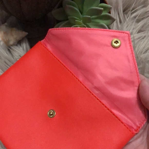 New Unused Ipsy “Sealed with a Kiss” Makeup Bag-Red/Gold-5x7-Flap Closure - Picture 4 of 11